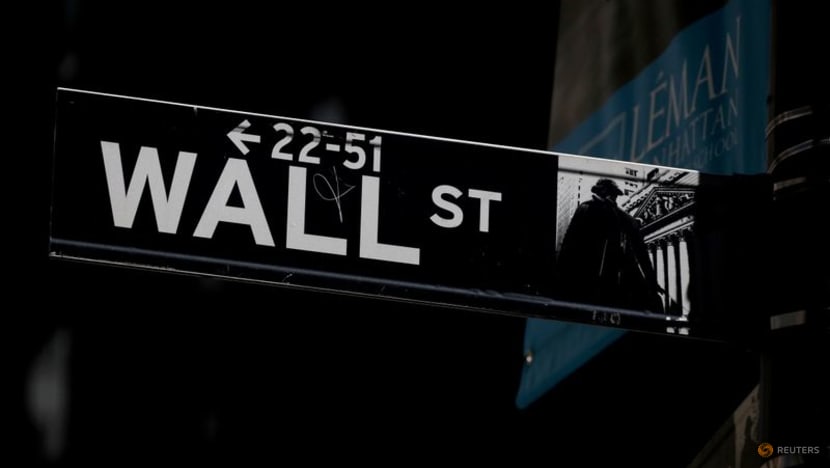 Stocks extend decline as inflation fears persist Stocks extend decline as inflation fears persist