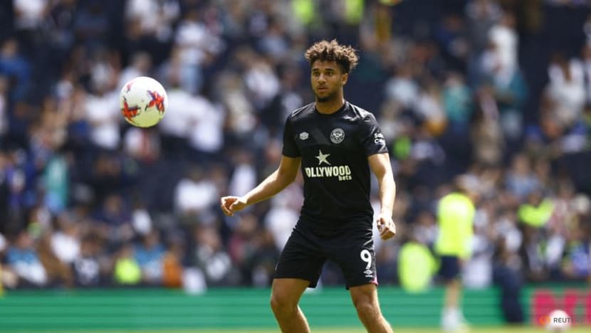 Brentford sign Schade from Freiburg on permanent transfer for club-record fee