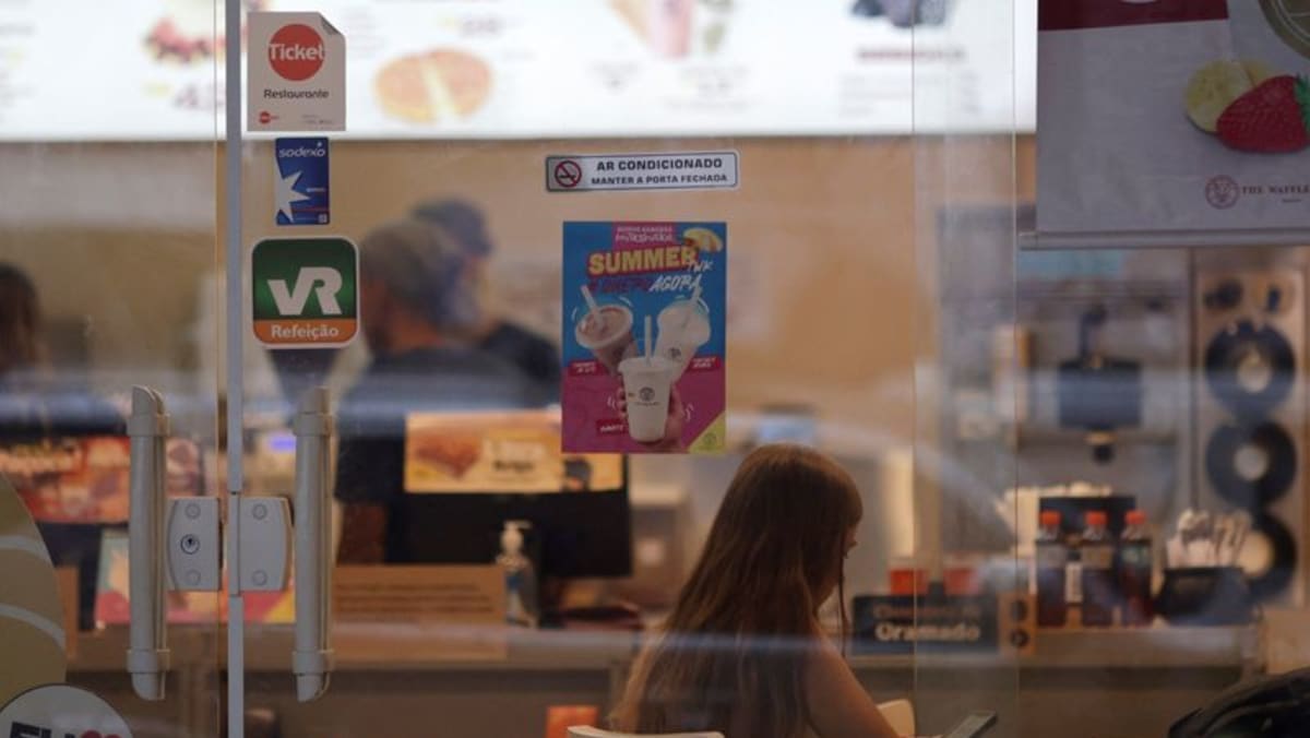Tinjauan pembayaran makanan Brasil tertunda karena penutupan bank sentral