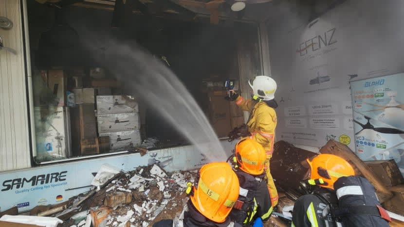 Sebuah unit kediaman di Balestier Road terbakar