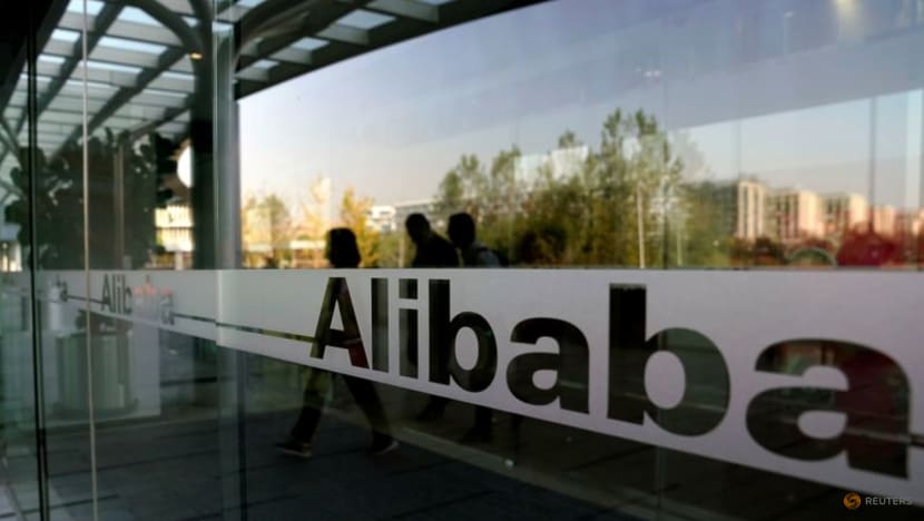 China tells Internet companies to stop blocking each others' links China tells Internet companies to stop blocking each others' links