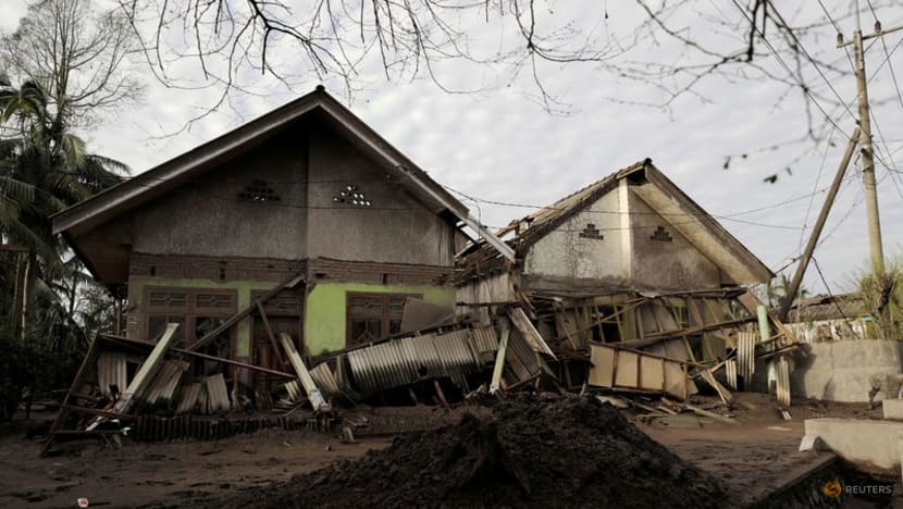 Indonesia's Jokowi pledges further rescue, recovery efforts after Semeru eruption Indonesia's Jokowi pledges further rescue, recovery efforts after Semeru eruption