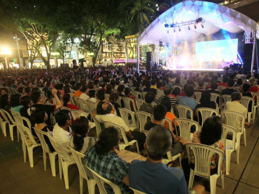 A crowd at Ngee Ann City watching a getai show. TODAY file photo