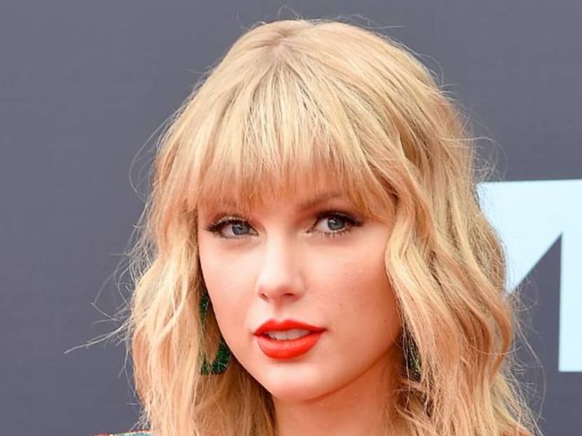 Celebrities helping out: Taylor Swift, Ariana Grande donating directly to fans