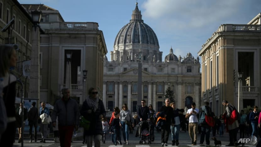 At the Vatican, faithful hail 'a great Pope' At the Vatican, faithful hail 'a great Pope'
