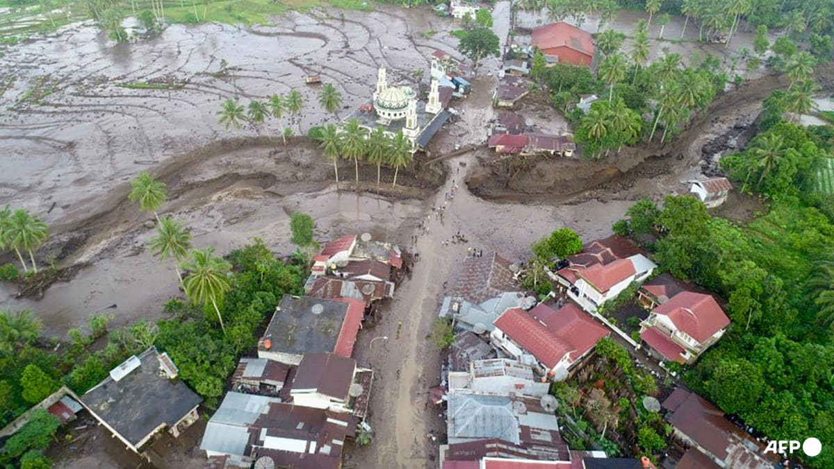Počet obetí záplav v Indonézii stúpol na 41, 17 je nezvestných