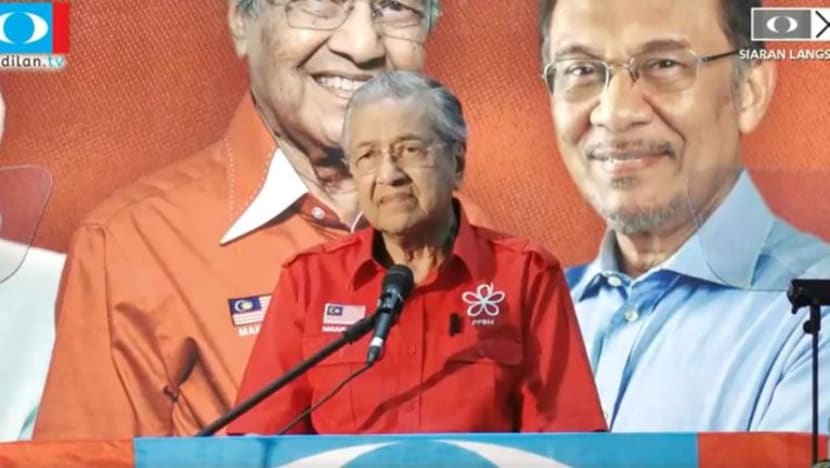 Ini peluang Melayu menebus maruah, kata Mahathir