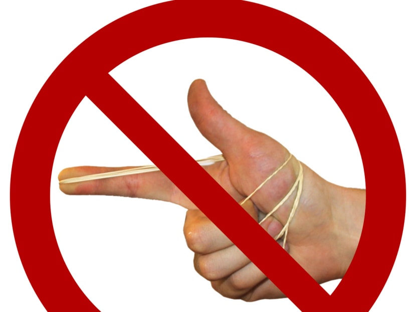 Man fined S 300 for littering after shooting two rubber bands