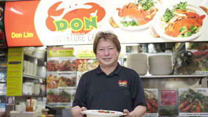 Former Towkay Of Don Pies Now Cooks Crabs In A Kopitiam