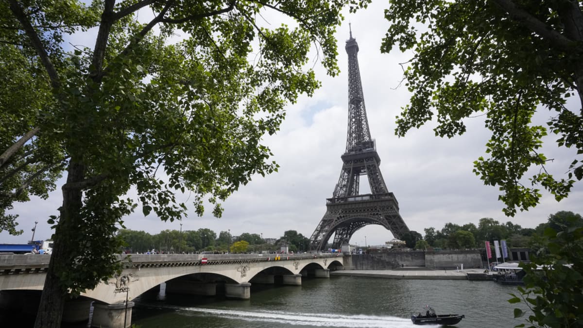 Will France change its laws about euthanasia and assisted suicide?