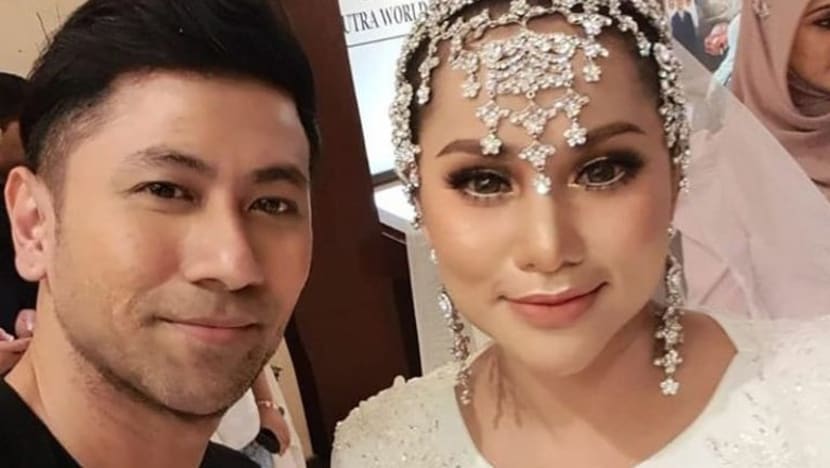 Pereka fesyen S'pura Adam Rashid siapkan busana perkahwinan artis M'sia sekeluarga dalam tempoh 2 minggu