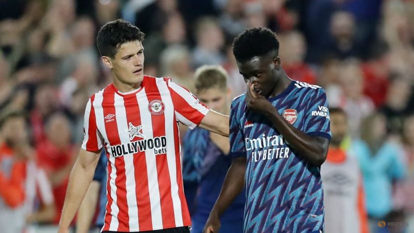 Soccer-Brentford beat Arsenal 2-0 for dream start to ...