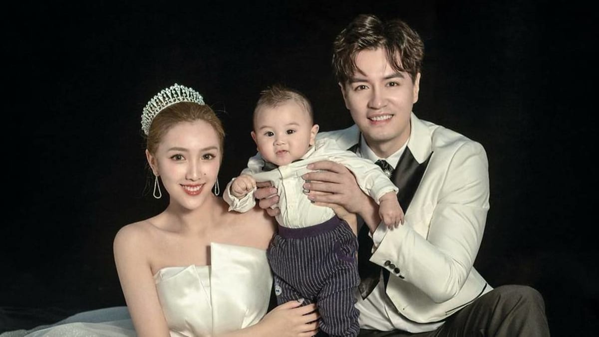 surprise-actor-zhang-zhenhuan-and-wife-post-photos-of-their-baby-boy