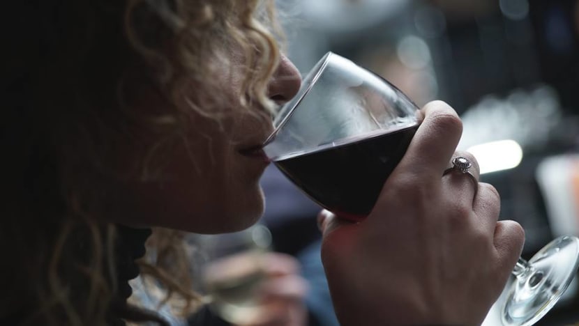 Commentary: When pleasure turns into habit and abuse – Singapore’s growing binge drinking problem Commentary: When pleasure turns into habit and abuse – Singapore’s growing binge drinking problem