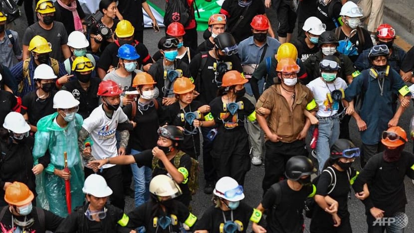 Thai PM Prayut backs down on protest ban, protesters give 3-day deadline to quit Thai PM Prayut backs down on protest ban, protesters give 3-day deadline to quit