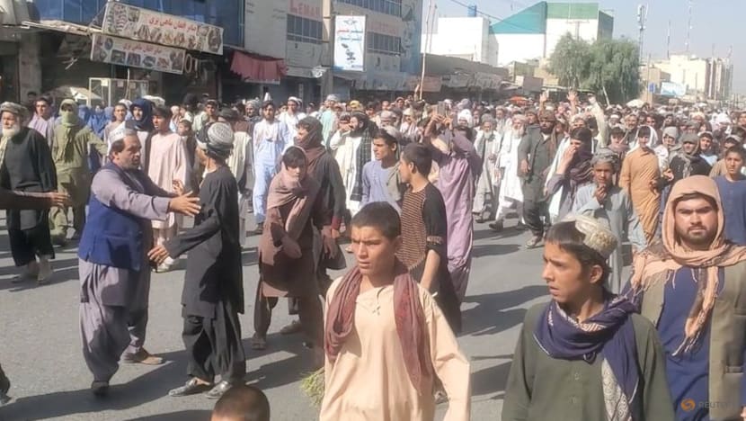 Thousands protest against Taliban in Kandahar over evictions Thousands protest against Taliban in Kandahar over evictions