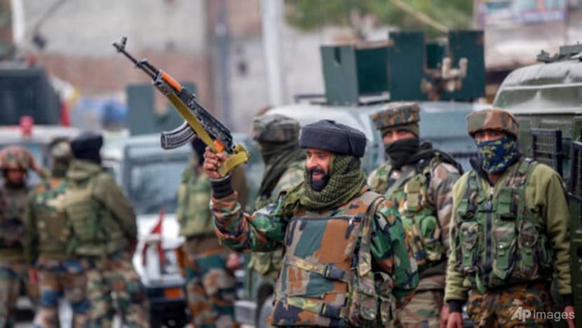 Indian troops kill top rebel commander in Kashmir fighting Indian troops kill top rebel commander in Kashmir fighting