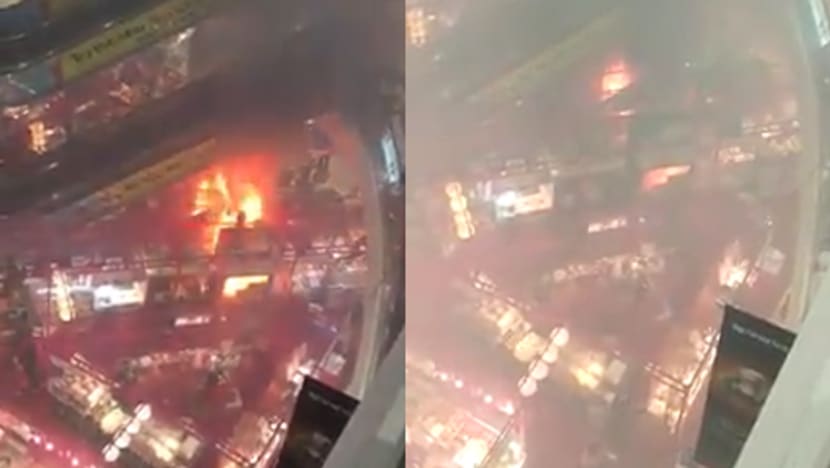 Pusat beli-belah Tampines Mall ditutup sementara akibat kebakaran