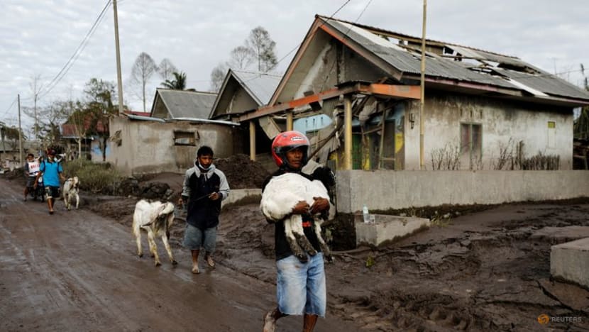 Indonesia's Jokowi pledges further rescue, recovery efforts after Semeru eruption Indonesia's Jokowi pledges further rescue, recovery efforts after Semeru eruption
