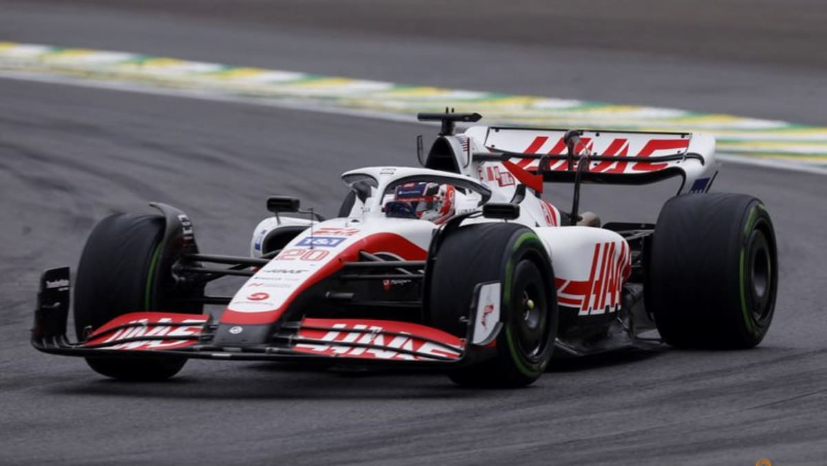 Magnussen meraih pole F1 pertama yang menakjubkan untuk Haas di Brasil