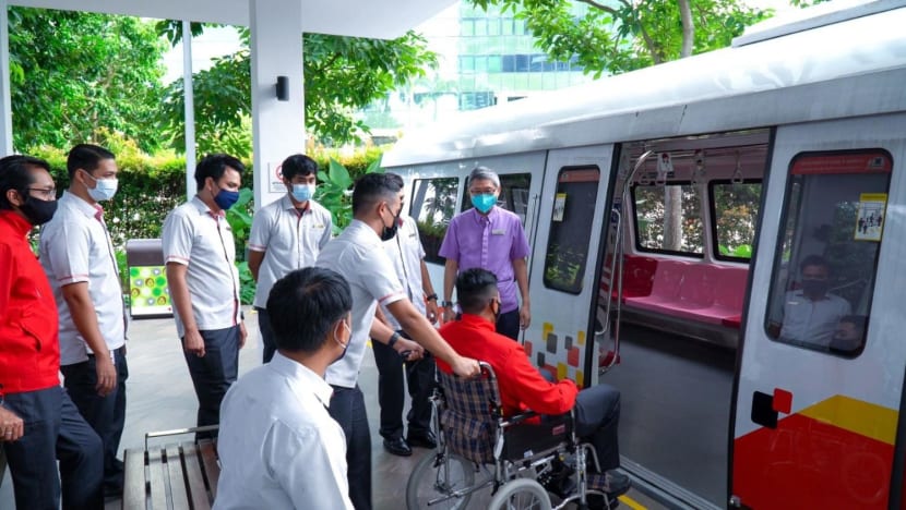 How do public transport staff identify people with dementia? Behind the scenes with SMRT's inclusivity training How do public transport staff identify people with dementia? Behind the scenes with SMRT's inclusivity training