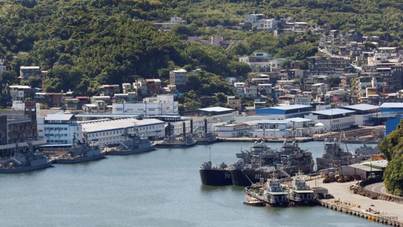 Chinese and Taiwanese warships eye each other as drills due to end Chinese and Taiwanese warships eye each other as drills due to end