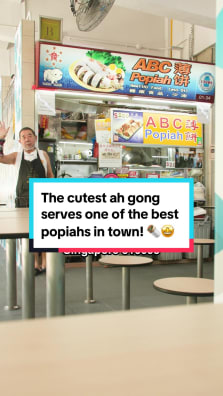 ABC Popiah is one of the best popiahs and it’s located at Toa Payoh. You have to try it if you haven't! 🌯😍 #8dayseat #popiah #toapayoh #foodie 