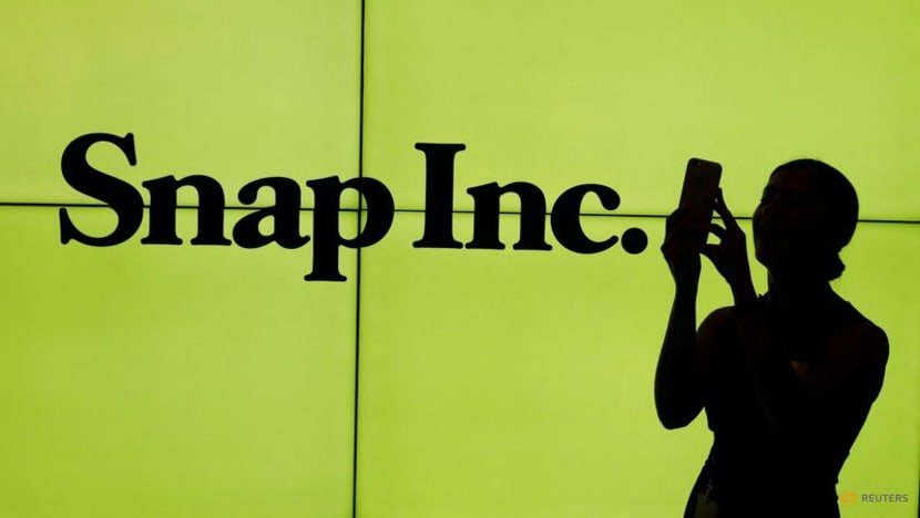 Snap shares plunge 25% as economy, fierce competition slow revenue growth Snap shares plunge 25% as economy, fierce competition slow revenue growth