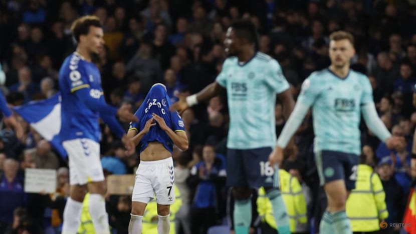 Richarlison strikes late as Everton draw 1-1 with Leicester