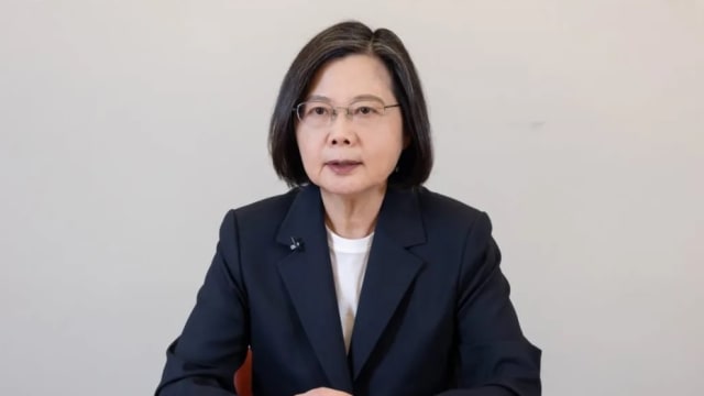 中国大陆在台湾海峡进行军演 蔡英文在总统府听取简报