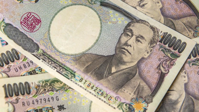 Yen breaks 130 per US dollar to sit at 7-month high Yen breaks 130 per US dollar to sit at 7-month high