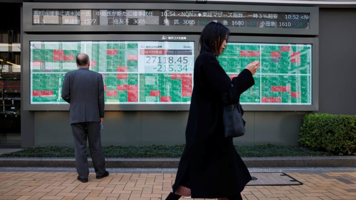 Asia shares edge up, rate hopes face data test