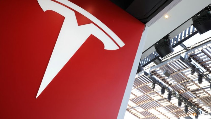 Tesla, Honda among those to report advanced driving systems vehicle crashes-U.S Tesla, Honda among those to report advanced driving systems vehicle crashes-U.S