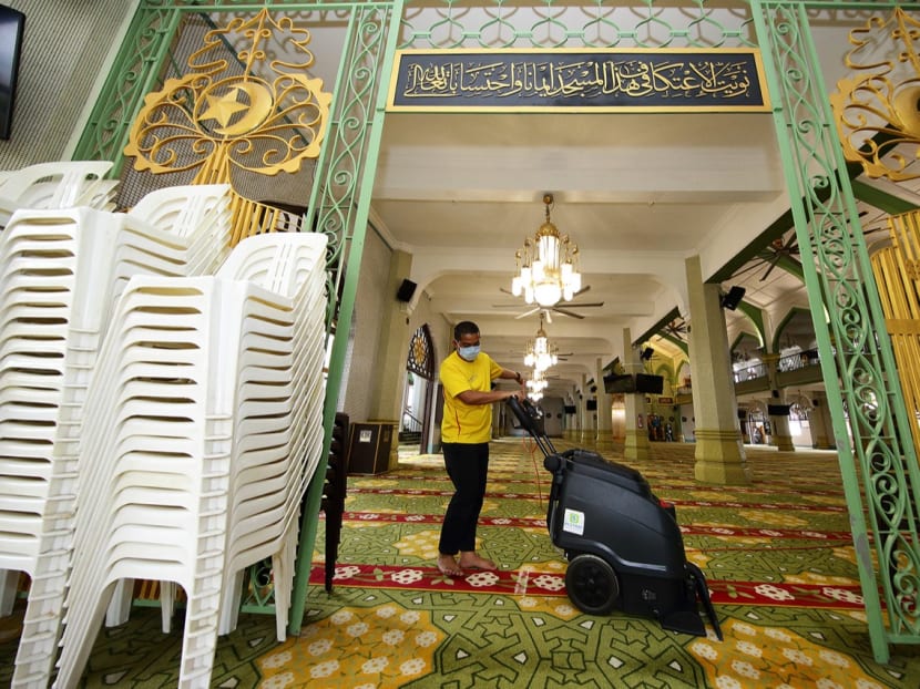 Most mosques to extend opening hours for five daily prayers as phased reopening continues