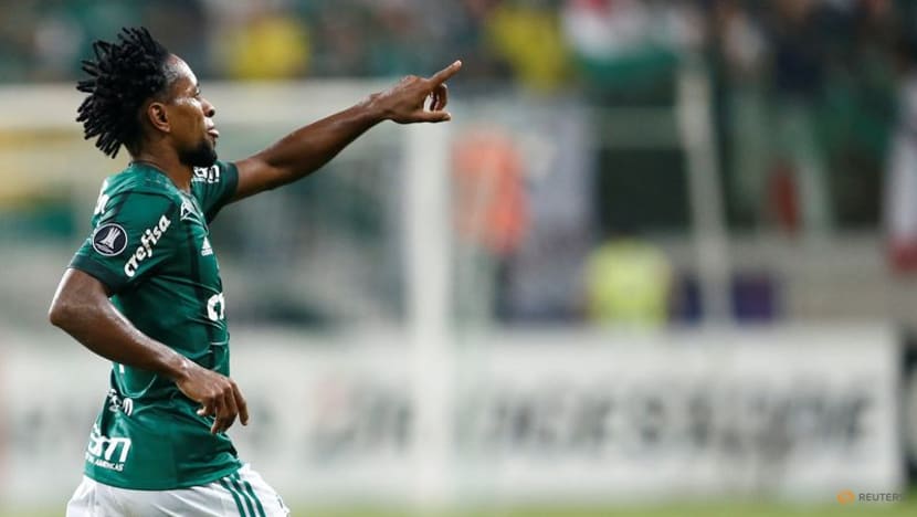 Brazil's Ze Roberto defends Tite's call up of Alves Brazil's Ze Roberto defends Tite's call up of Alves