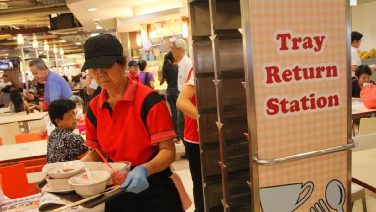 Good habit of returning food trays should start from early age TODAY