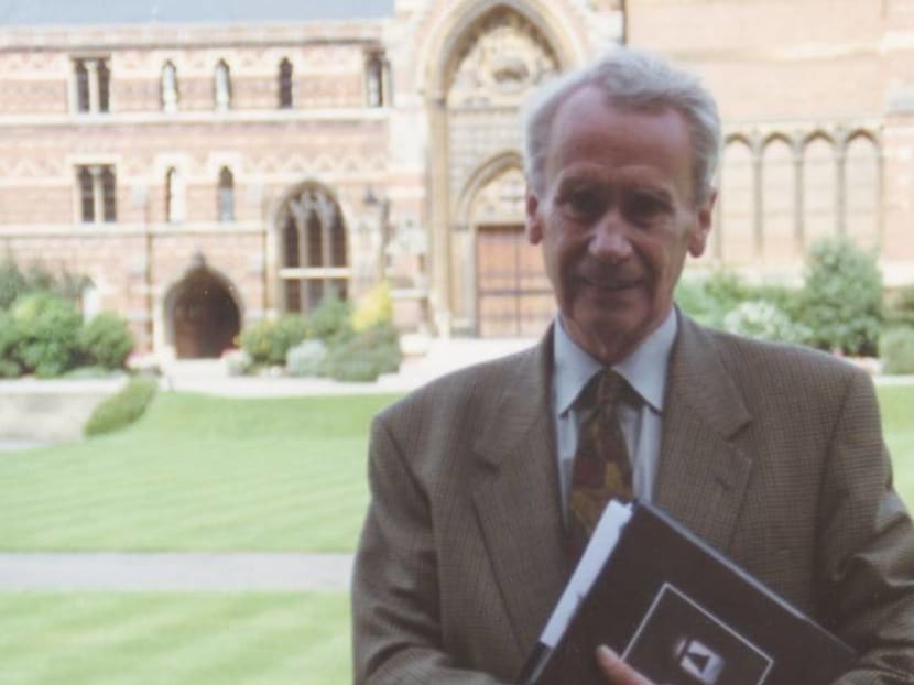 Christopher Tolkien, son of Lord Of The Rings author, dies aged 95 Christopher Tolkien, son of Lord Of The Rings author, dies aged 95