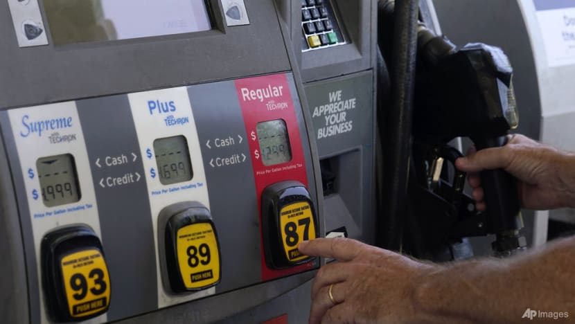 US gas price hits a record US$5 a gallon: Auto group US gas price hits a record US$5 a gallon: Auto group