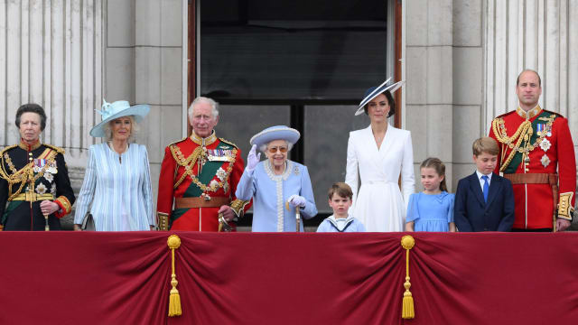 英国今起一连四天 庆祝英女王登基70周年