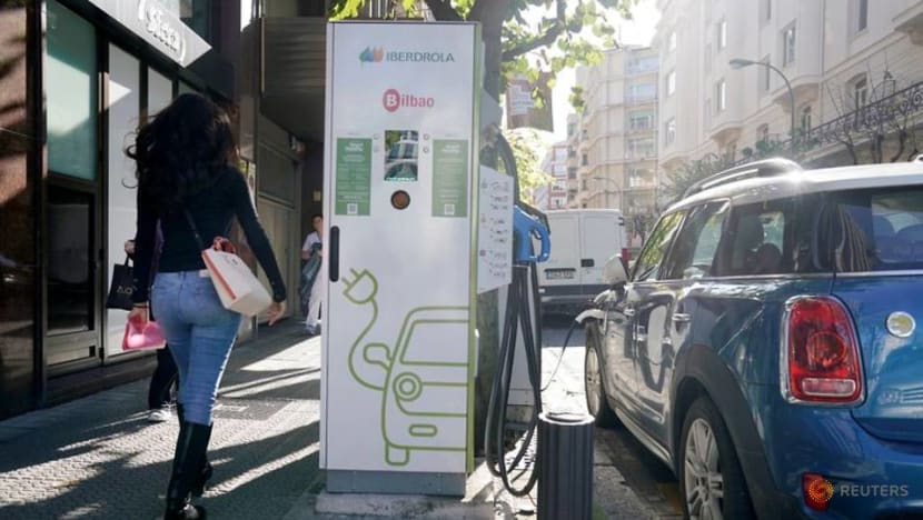 With green battery standards, EU seeks a competitive edge With green battery standards, EU seeks a competitive edge