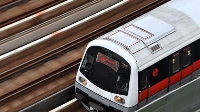 信号系统故障 地铁东西线部分列车服务中断