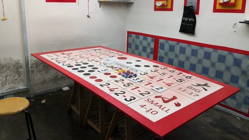 40 men arrested in 5-day Geylang operation; gambling items, illegal medicines seized 40 men arrested in 5-day Geylang operation; gambling items, illegal medicines seized