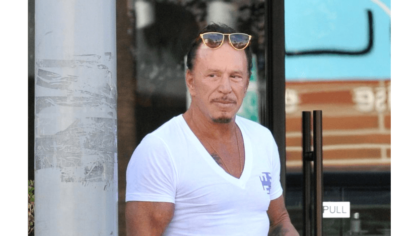 Mickey Rourke reveals 30-year Robert De Niro feud Mickey Rourke reveals 30-year Robert De Niro feud