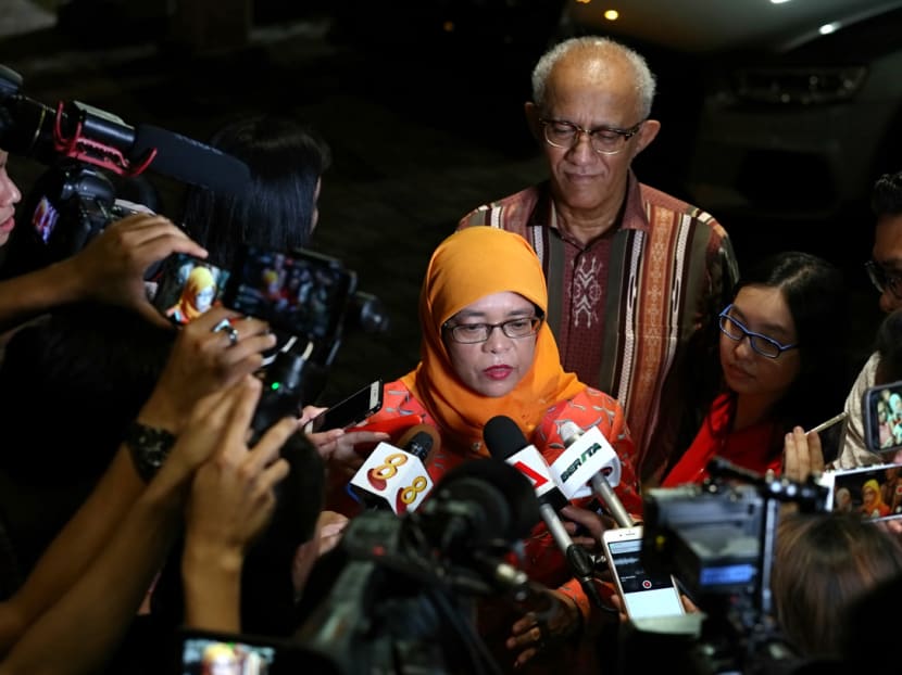 Mdm Halimah Yacob speaks to members of the media during the Marsiling National Day Dinner celebration held on Aug 6, 2017. Photo: Nuria Ling/TODAY Mdm Halimah Yacob speaks to members of the media during the Marsiling National Day Dinner celebration held on Aug 6, 2017. Photo: Nuria Ling/TODAY