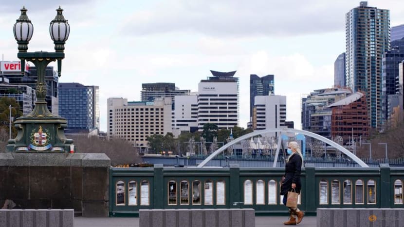Australians urged to work from home as winter Omicron wave swamps hospitals Australians urged to work from home as winter Omicron wave swamps hospitals