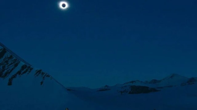 南极出现日全食大地陷入黑暗 火环食持续40多秒