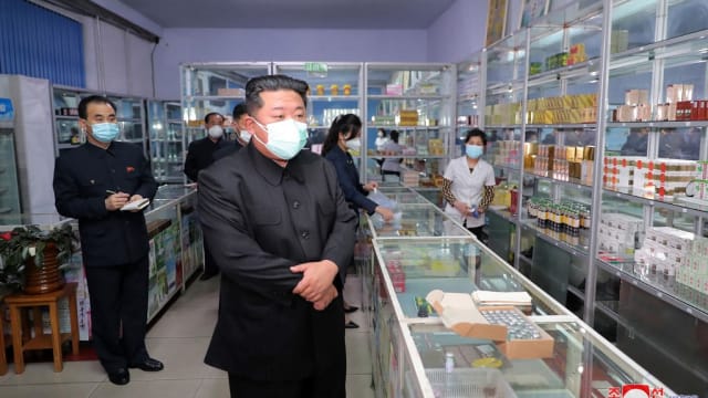 缺乏疫苗 朝鲜以抗生素和家庭疗法对抗冠病