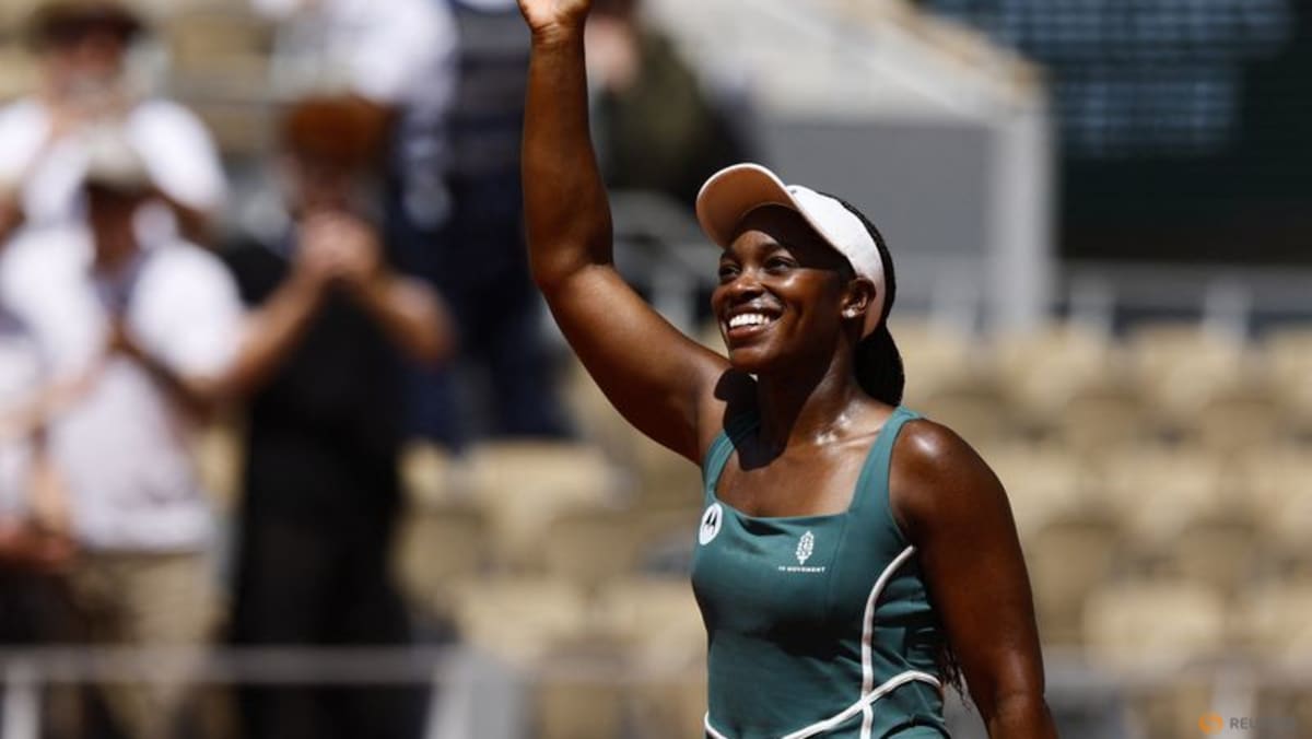 Stephens puts down marker on 'favourite court in the world'