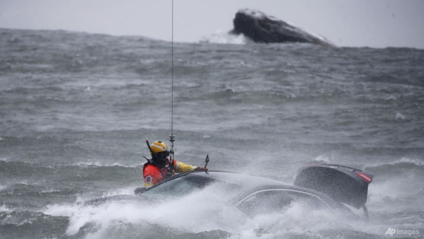 Coast Guard diver pulls body from car above Niagara Falls Coast Guard diver pulls body from car above Niagara Falls