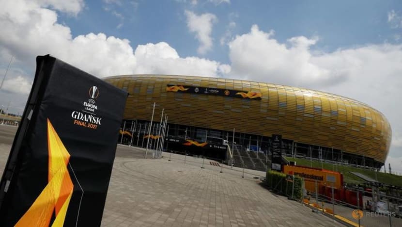 Soccer-Ten-day quarantine deters Man U fans from Europa League final in Poland Soccer-Ten-day quarantine deters Man U fans from Europa League final in Poland